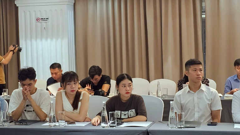 Các đại biểu tham dự hội nghị.