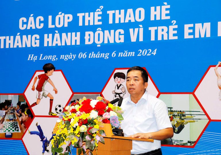 Ông Nguyễn Thanh Tùng, Phó giám đốc Sở Văn hóa và Thể thao tỉnh Quảng Ninh phát biểu tại lễ khai mạc. Ông Nguyễn Thanh Tùng, Phó giám đốc Sở Văn hóa và Thể thao tỉnh Quảng Ninh phát biểu tại lễ khai mạc.