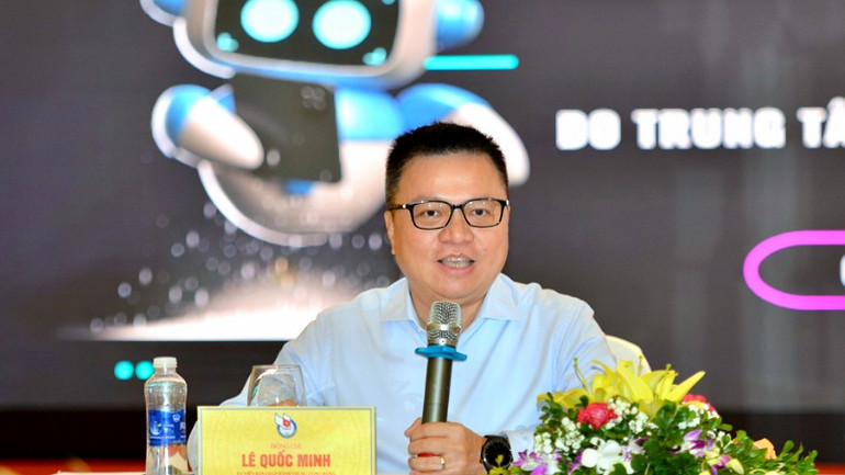 Tổng Biên tập Báo Nhân Dân Lê Quốc Minh chia sẻ về thách thức và cơ hội của báo chí trong kỷ nguyên AI tại hội thảo.