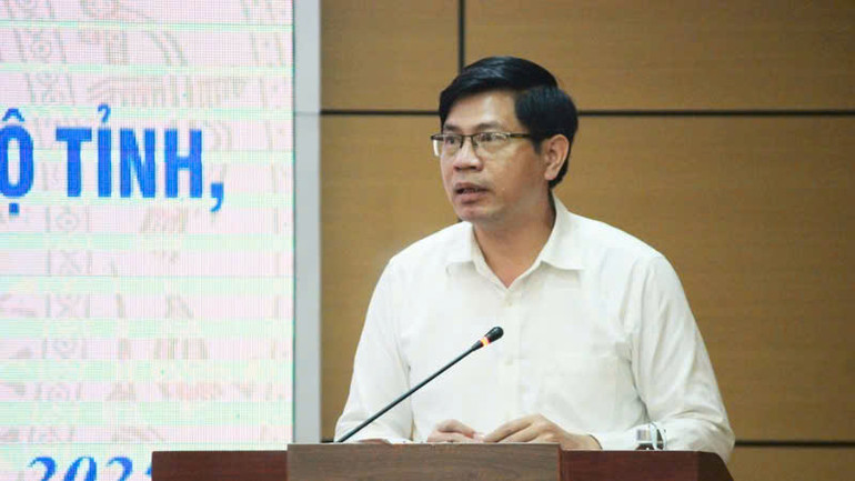 PGS, TS Nguyễn Đức Luận, Phó Vụ trưởng Vụ Lý luận chính trị, Ban Tuyên giáo và Dân vận Trung ương tham luận tại Hội thảo.