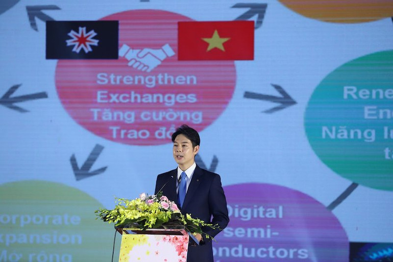 Thống đốc tỉnh Hokkaido Suzuki Naomichi phát biểu tại Hội nghị.