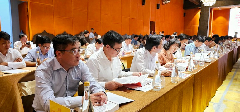 Các đại biểu tham dự hội thảo.