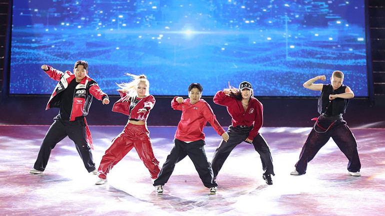 Nhóm BITGOEUL DANCERS (Hàn Quốc) thi đấu tại đêm chung kết.