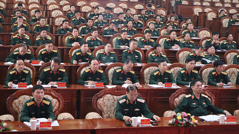 Các đại biểu tham dự lễ.