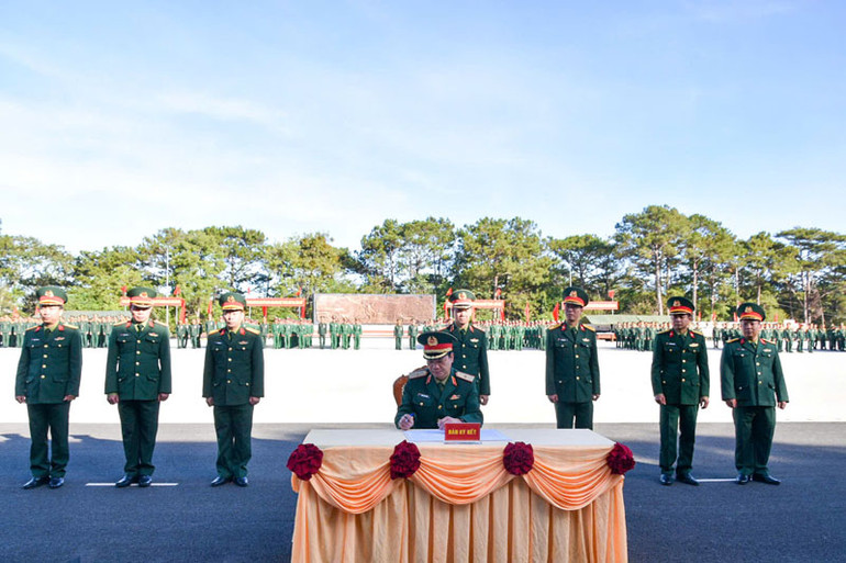 Các khối thi đua Học viện ký kết giao ước thi đua.