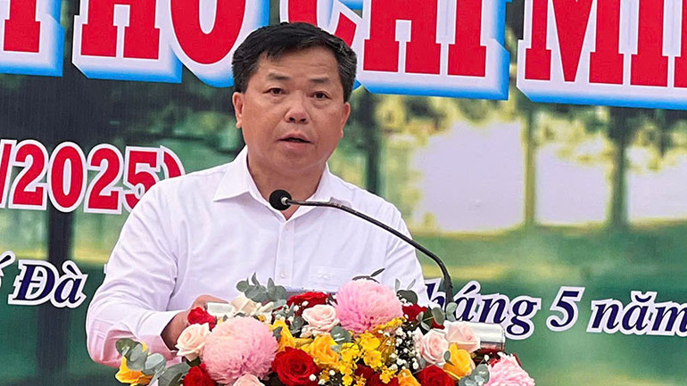 Phó cục trưởng Cục Lâm nghiệp và Kiểm lâm, Bộ Nông nghiệp và Môi trường Triệu Văn Lực phát biểu tại Lễ phát động trồng cây. Phó cục trưởng Cục Lâm nghiệp và Kiểm lâm, Bộ Nông nghiệp và Môi trường Triệu Văn Lực phát biểu tại Lễ phát động trồng cây.