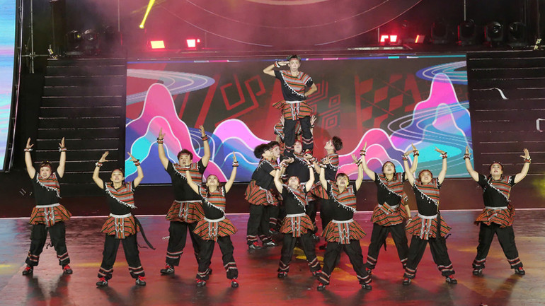 Nhóm VORTEX DANCE CREW - Quán quân bảng C.