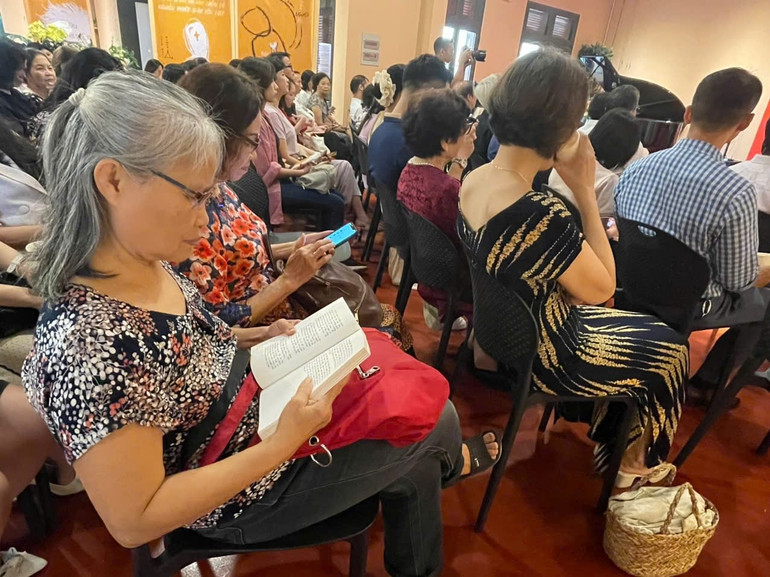 Theo đánh giá từ giới chuyên môn, tác phẩm của Phan Đăng phù hợp với đa dạng bạn đọc.