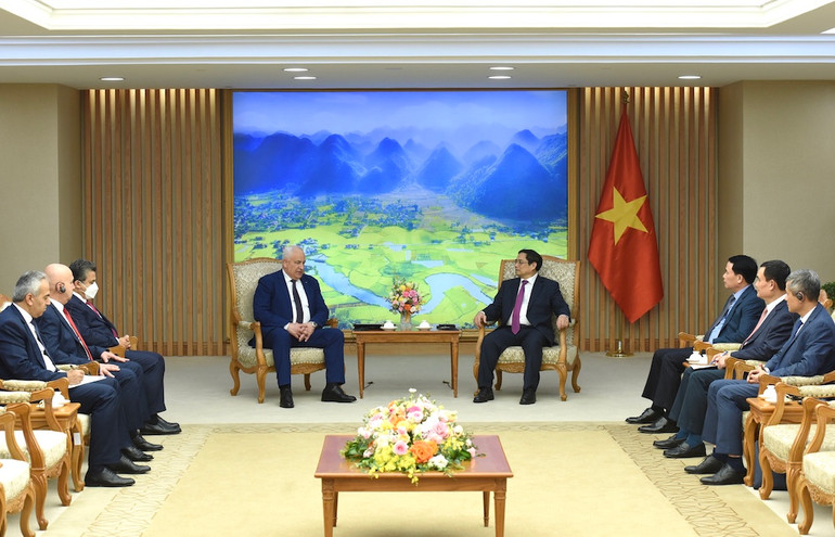 Thủ tướng khẳng định, Việt Nam nhất quán thực hiện đường lối đối ngoại độc lập, tự chủ, đa phương hóa, đa dạng hóa; là bạn tốt, là đối tác tin cậy với các nước trên thế giới và là thành viên tích cực, có trách nhiệm với cộng đồng quốc tế. Thủ tướng khẳng định, Việt Nam nhất quán thực hiện đường lối đối ngoại độc lập, tự chủ, đa phương hóa, đa dạng hóa; là bạn tốt, là đối tác tin cậy với các nước trên thế giới và là thành viên tích cực, có trách nhiệm với cộng đồng quốc tế.