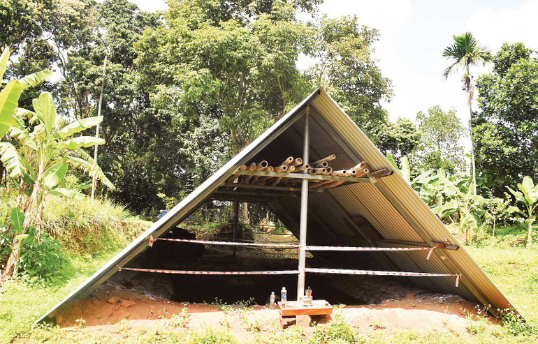 Khu vực hố thiêng - vùng lõi của Di chỉ khảo cổ Chăm Phong Lệ.