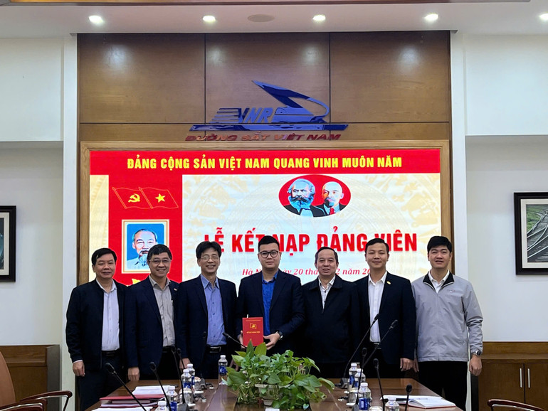 Công tác phát triển đảng viên luôn được chú trọng