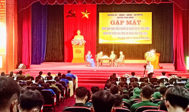 Huyện Phú Bình (Thái Nguyên) tổ chức nhiều buổi gặp mặt, giao lưu với tân binh.