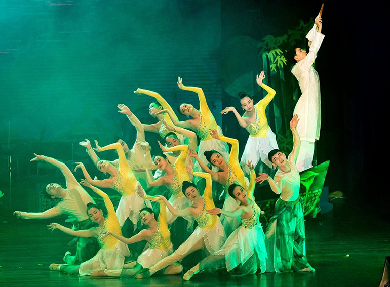 Một tiết mục múa của các nghệ sĩ Nhà hát Nghệ thuật tỉnh Vĩnh Phúc.