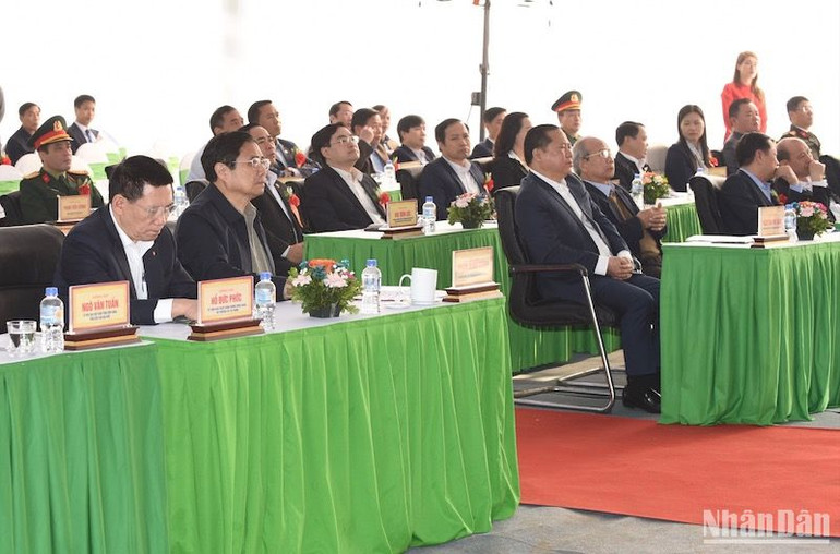 Thử tướng Phạm Minh Chính và các đại biểu tham dự buổi lễ