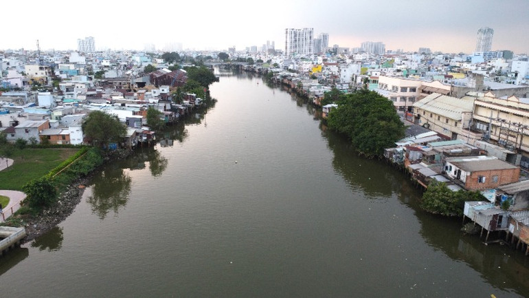 Dự án Nạo vét, xây dựng hạ tầng, cải tạo môi trường bờ Bắc kênh Đôi trên địa bàn Quận 8 với tổng diện tích đất thu hồi đất khoảng 5.8546 ha, thuộc 6 phường (8, 9,10, 11, 12, 14). Khi hoàn thành dự án sẽ tạo cảnh quan và cải thiện về môi trường sống cho người dân trên địa bàn. (Ảnh: THẾ ANH) Dự án Nạo vét, xây dựng hạ tầng, cải tạo môi trường bờ Bắc kênh Đôi trên địa bàn Quận 8 với tổng diện tích đất thu hồi đất khoảng 5.8546 ha, thuộc 6 phường (8, 9,10, 11, 12, 14). Khi hoàn thành dự án sẽ tạo cảnh quan và cải thiện về môi trường sống cho người dân trên địa bàn. (Ảnh: THẾ ANH)