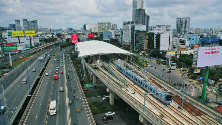 Tuyến metro số 1 Bến Thành-Suối Tiên đã vận hành, có nhiều điều kiện để phát triển TOD dọc hai bên tuyến. (Ảnh: QUÝ HIỀN)