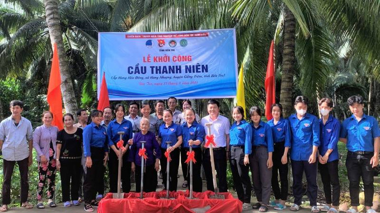 Tổ chức khởi công xây dựng cầu thanh niên trong Ngày cao điểm tình nguyện xây dựng nông thôn mới Tổ chức khởi công xây dựng cầu thanh niên trong Ngày cao điểm tình nguyện xây dựng nông thôn mới