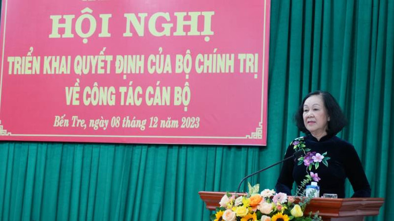 Đồng chí Trương Thị Mai phát biểu tại hội nghị trao quyết định của Bộ Chính trị.