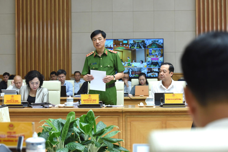 Thứ trưởng Công an Nguyễn Duy Ngọc phát biểu tại phiên họp.