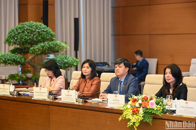 Các đại biểu Việt Nam dự buổi tiếp.