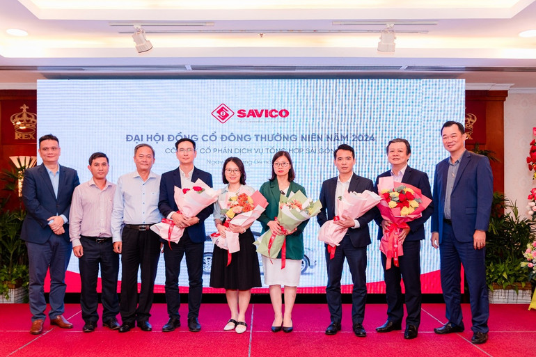 Các thành viên Hội đồng quản trị, Ban kiểm soát mới ra mắt Đại hội.