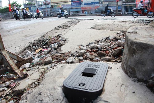 Dạng đồng hồ có hộp bảo vệ.