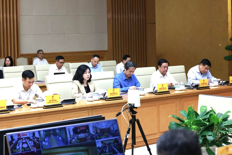 Đại diện lãnh đạo các Bộ, ban, ngành tham dự phiên họp.