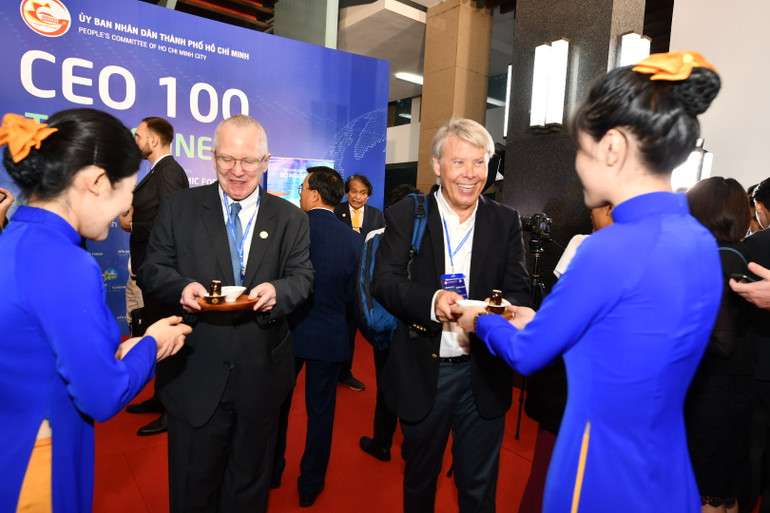 Các đại biểu tham dự “CEO 100 Tea Connect” tại Diễn đàn Kinh tế Thành phố Hồ Chí Minh 2023.