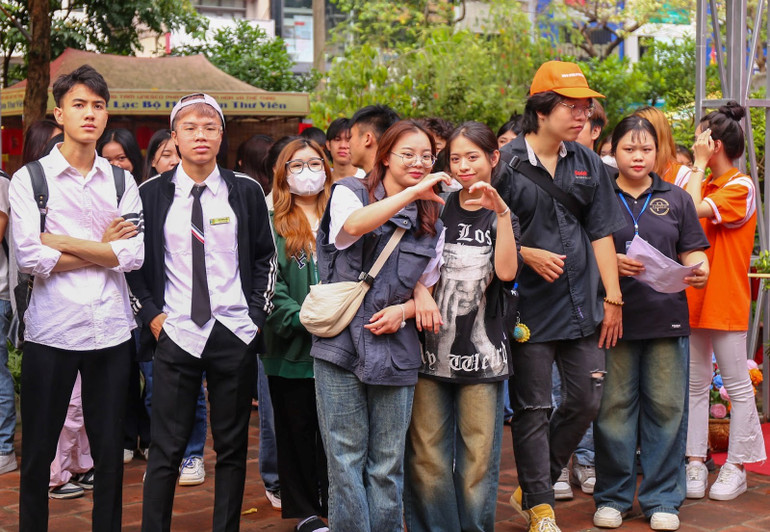 Sự kiện thu hút nhiều bạn trẻ tới tham quan, trải nghiệm. (Ảnh: Uyển Nhi)