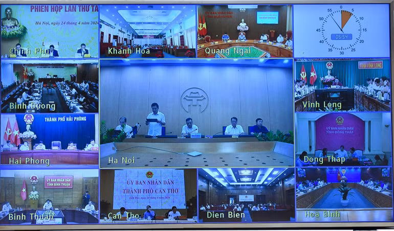 Phiên họp kết nối trực tuyến từ trụ sở Chính phủ tới trụ sở Ủy ban nhân dân các tỉnh, thành phố trực thuộc Trung ương. Phiên họp kết nối trực tuyến từ trụ sở Chính phủ tới trụ sở Ủy ban nhân dân các tỉnh, thành phố trực thuộc Trung ương.