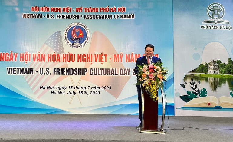 Đại sứ Mỹ tại Việt Nam Marc Knapper phát biểu tại chương trình.