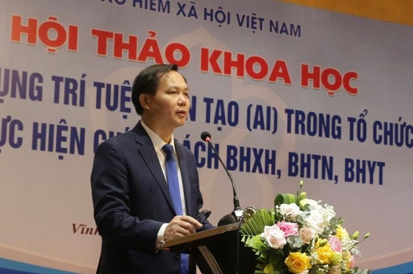 Phó Tổng Giám đốc Bảo hiểm xã hội Việt Nam Chu Mạnh Sinh phát biểu khai mạc hội thảo. (Ảnh: VSS) Phó Tổng Giám đốc Bảo hiểm xã hội Việt Nam Chu Mạnh Sinh phát biểu khai mạc hội thảo. (Ảnh: VSS)