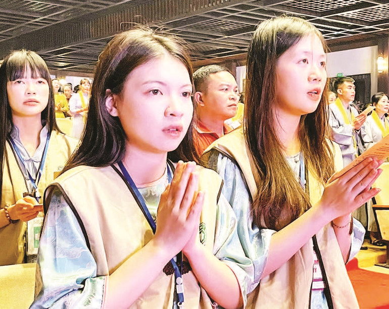 Đại lễ Phật đản năm nay còn là lời nhắc nhở về lý tưởng hòa bình, về sức mạnh đại đoàn kết toàn dân tộc, khẳng định đạo pháp luôn đồng hành cùng dân tộc, vì hạnh phúc của người dân.