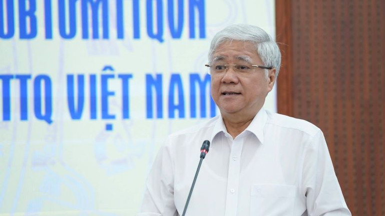 Chủ tịch Ủy ban Trung ương Mặt trận Tổ quốc Việt Nam Đỗ Văn Chiến phát biểu kết luận Hội nghị. Chủ tịch Ủy ban Trung ương Mặt trận Tổ quốc Việt Nam Đỗ Văn Chiến phát biểu kết luận Hội nghị.