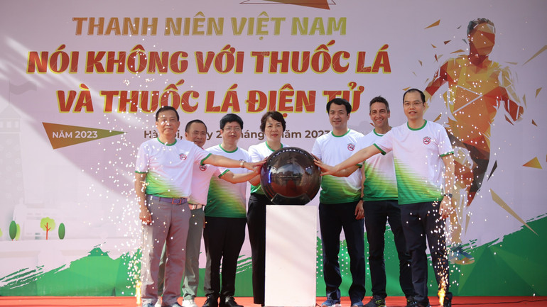 Nghi thức phát động Giải chạy Marathon.