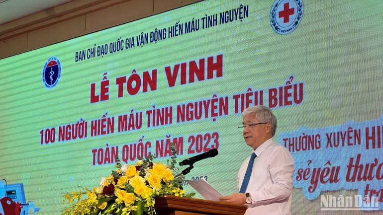 Chủ tịch Ủy ban Trung ương Mặt trận Tổ quốc Việt Nam Đỗ Văn Chiến phát biểu.