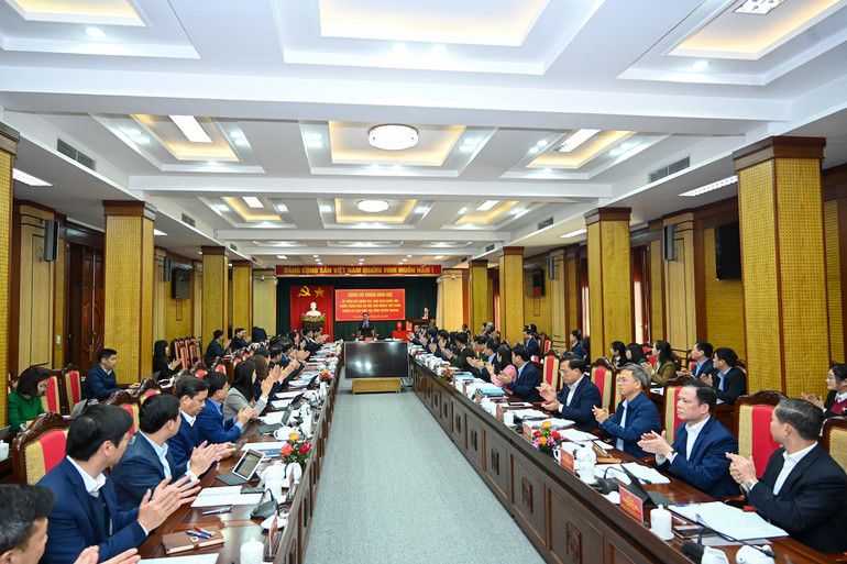 Quang cảnh buổi làm việc với cán bộ chủ chốt tỉnh Tuyên Quang.