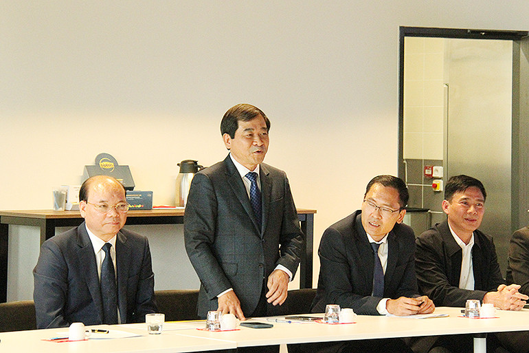 Phó Bí thư thường trực Tỉnh ủy, Chủ tịch HĐND tỉnh Nguyễn Tiến Thành cam kết tạo mọi điều kiện thuận lợi cho các doanh nghiệp Pháp sang đầu tư, kinh doanh. Ảnh: KHẢI HOÀN