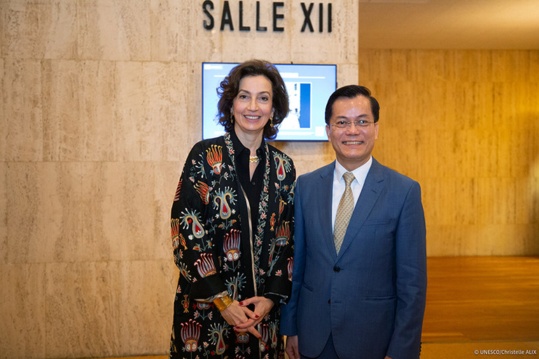 Thứ trưởng Hà Kim Ngọc, Chủ tịch Ủy ban Quốc gia UNESCO Việt Nam làm việc với Tổng Giám đốc UNESCO Audrey Azoulay.