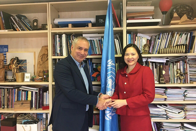 Đại sứ Nguyễn Thị Vân Anh gặp và làm việc với ông Esnesto Ottone Ramirez, Trợ lý Tổng Giám đốc UNESCO về Văn hóa.
