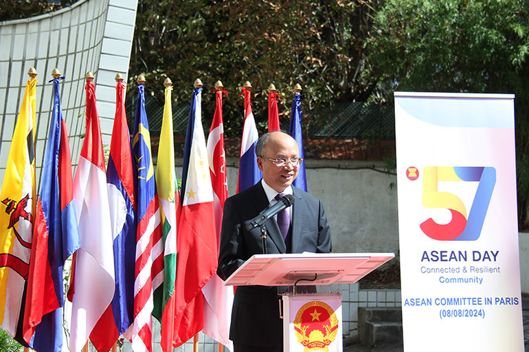 Đại sứ Đinh Toàn Thắng nhấn mạnh: "Chúng ta tin tưởng rằng ASEAN sẽ luôn là biểu tượng của sự đoàn kết, nỗ lực không ngừng và khả năng phục hồi". ẢNH: KHẢI HOÀN