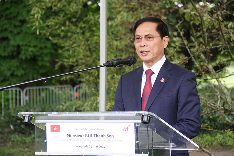 Bộ trưởng Bùi Thanh Sơn nhấn mạnh: Những giá trị chung về hòa bình, hữu nghị và hợp tác đã tạo nền tảng vững chắc cho quan hệ giữa hai nước Việt Nam và Pháp ngày nay. (Ảnh: Khải Hoàn)