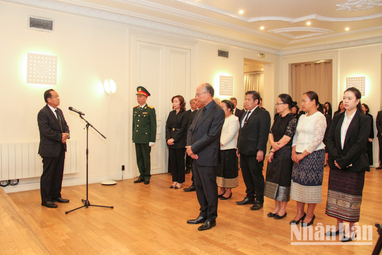 Đại sứ Lào tại Pháp Kham-Inh Khitchadeth gửi lời chia buồn sâu sắc và ca ngợi những đóng góp to lớn của Tổng Bí thư Nguyễn Phú Trọng cho đất nước Việt Nam và cho mối quan hệ đoàn kết đặc biệt Việt-Lào. (ẢNH: MINH DUY) Đại sứ Lào tại Pháp Kham-Inh Khitchadeth gửi lời chia buồn sâu sắc và ca ngợi những đóng góp to lớn của Tổng Bí thư Nguyễn Phú Trọng cho đất nước Việt Nam và cho mối quan hệ đoàn kết đặc biệt Việt-Lào. (ẢNH: MINH DUY)