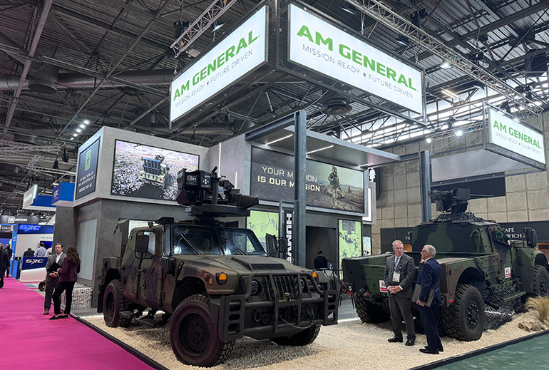 Nhiều thiết bị quân sự thế hệ mới được giới thiệu tại triển lãm. (Ảnh: Minh Duy) Nhiều thiết bị quân sự thế hệ mới được giới thiệu tại triển lãm. (Ảnh: Minh Duy)
