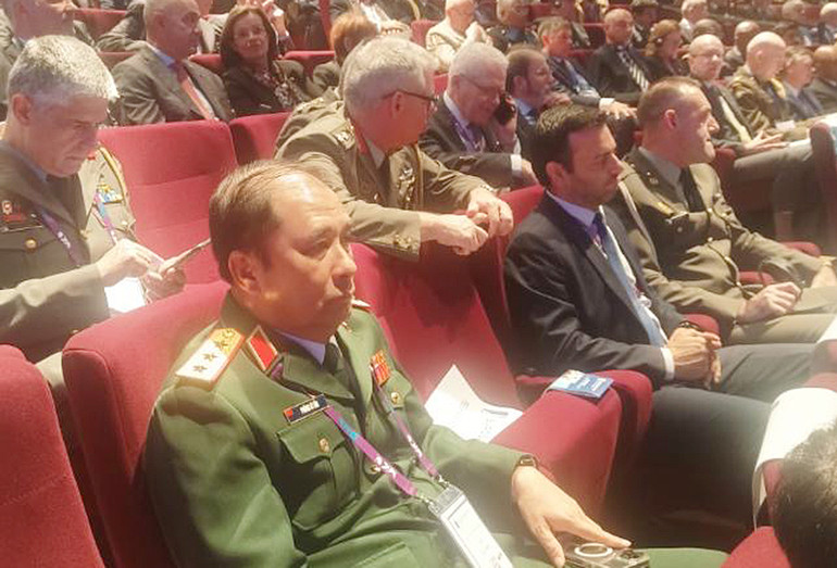 Thượng tướng Phùng Sĩ Tấn dự Lễ khai mạc Triển lãm. Ảnh: Khải Hoàn