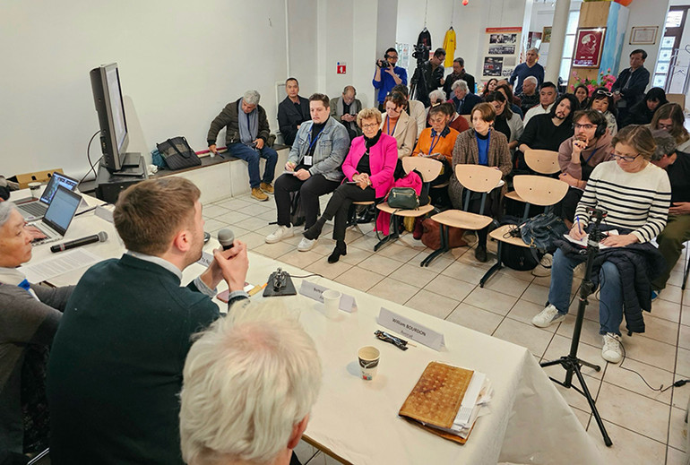 Tham dự cuộc họp báo có các phóng viên Pháp. (Ảnh: MINH DUY) Tham dự cuộc họp báo có các phóng viên Pháp. (Ảnh: MINH DUY)