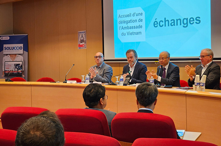 Tọa đàm về cơ hội kinh doanh và đầu tư tại Việt Nam.