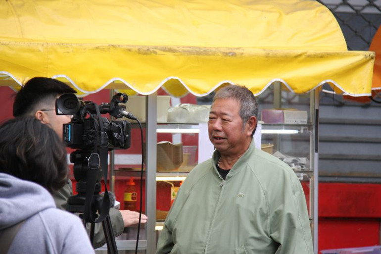 Chia sẻ về việc tổ chức ngày ẩm thực thiện nguyện, ông Hoàng Trọng Đạt mong rằng doanh thu của hai ngày sẽ là sự chia sẻ thiết thực cho các gia đình bị nạn trong đợt bão lũ vừa qua. (Ảnh: KHẢI HOÀN)