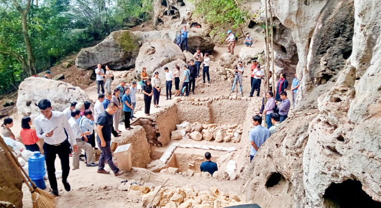 Di chỉ khảo cổ Mái Đá Ngườm ở huyện Võ Nhai được xác định có niên đại cổ nhất ở Việt Nam. Di chỉ khảo cổ Mái Đá Ngườm ở huyện Võ Nhai được xác định có niên đại cổ nhất ở Việt Nam.