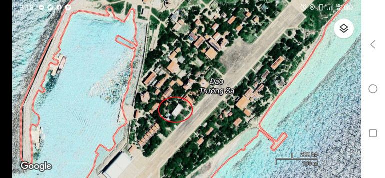 Đến 15 giờ 18 phút chiều 11/7, hình ảnh trên Google Maps vẫn chưa hiển thị lá quốc kỳ Việt Nam trên đảo Trường Sa.